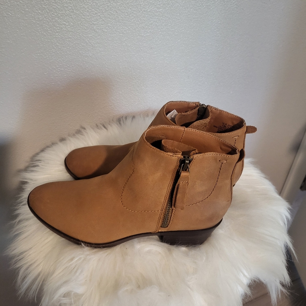 Lucky Brand Blandre Ankle Boot - Picture 5 of 7